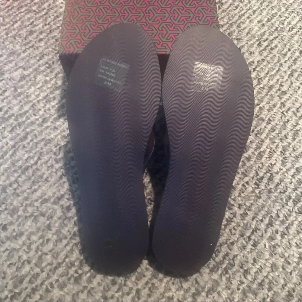 NWB Tory Burch Kira Thin Flip Flops, Size 8 Color Deep Purple 502 - Picture 3 of 11
